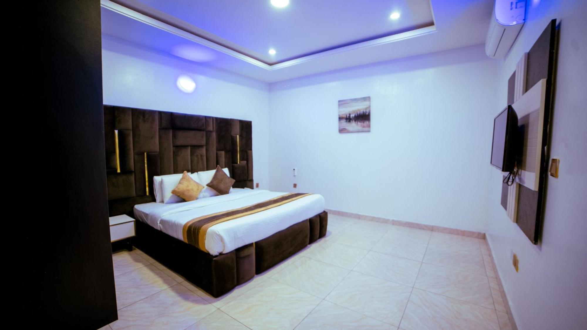 247 Luxury Hotel & Apartment Ajah Lekki Exterior photo